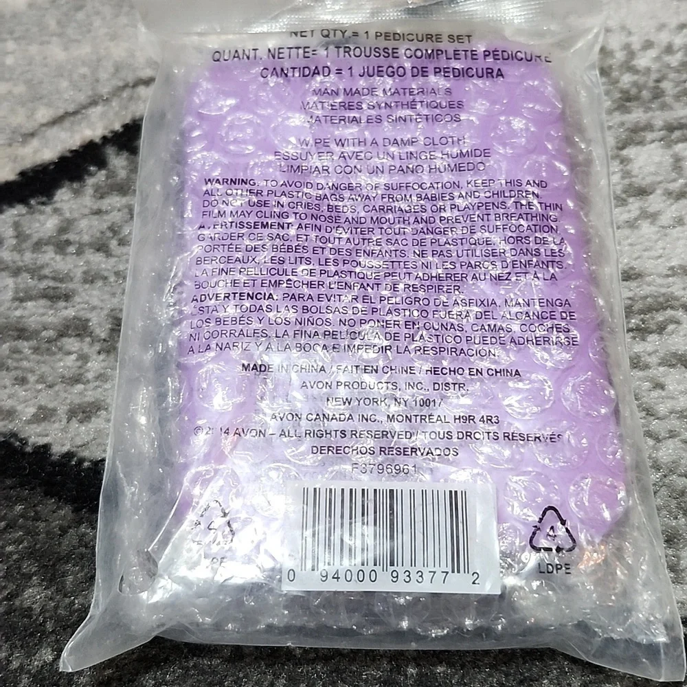 AVON FOOT WORKS TOTAL PEDICURE ON-THE-GO TOOL KIT